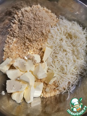 Закусочный ролл с сыром, арахисом и семгой